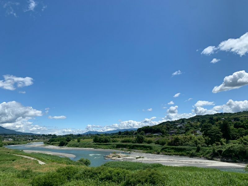 小夜時雨希少わら敷栽培サンフジ訳あり　箱込約20kg長野県産 訳あり】長野県産 りんご サンふじ 家庭用 | COCORO FARM VILLAGE